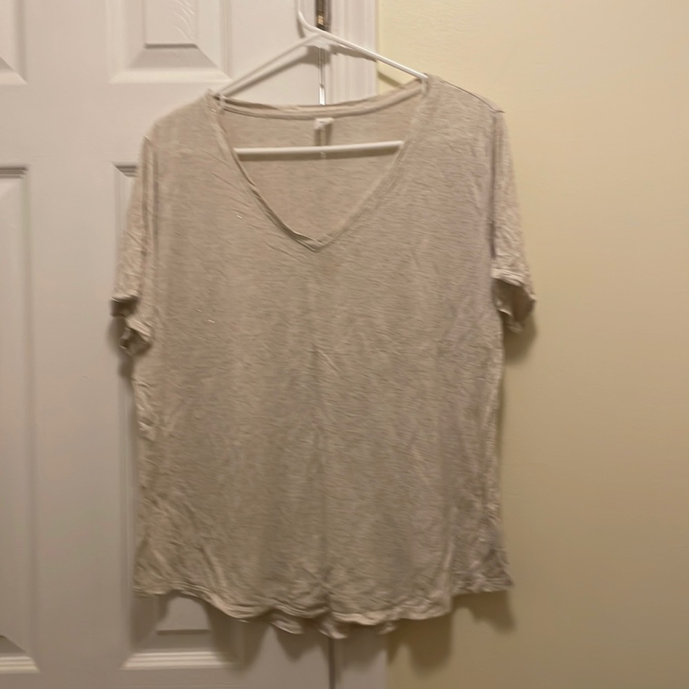 Sparkly v-necked wheat-colored women’s tee from Old Navy. XL.